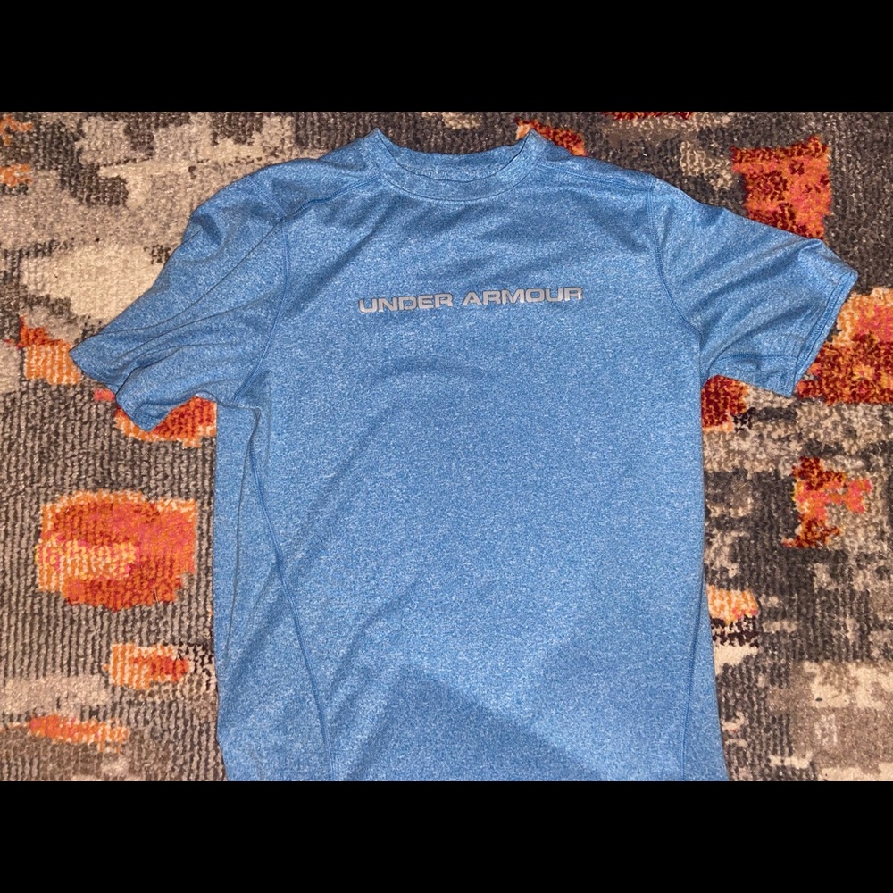 Under Amour athletic short sleeve shirt